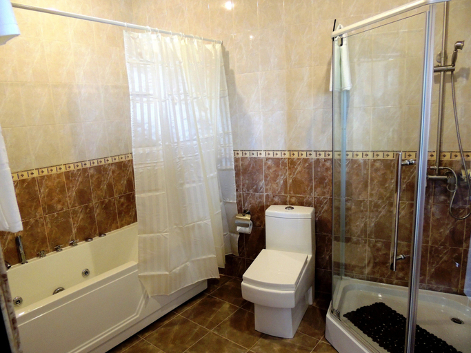 Bathroom 4, Imperial Palace Hotel, Yerevan