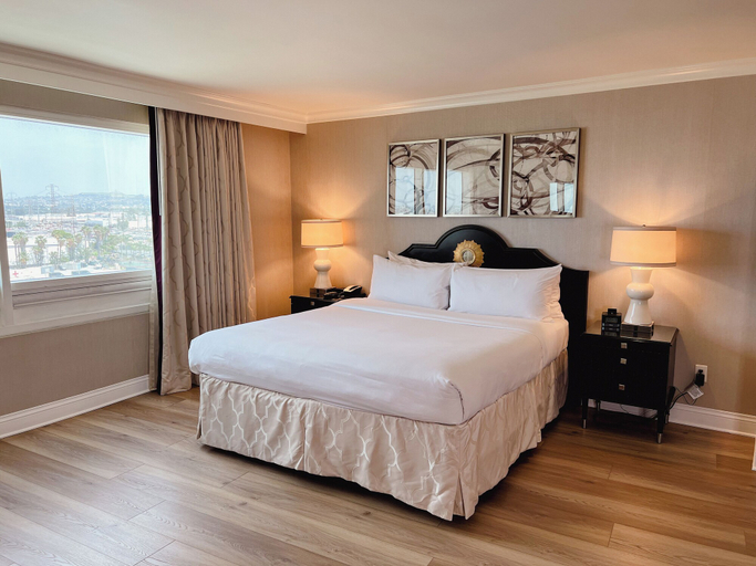 Bedroom 4, The Commerce Casino & Hotel, Los Angeles