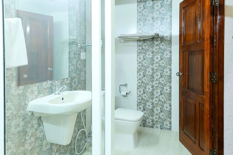 Bathroom 4, Chiramel Residency, Ernakulam
