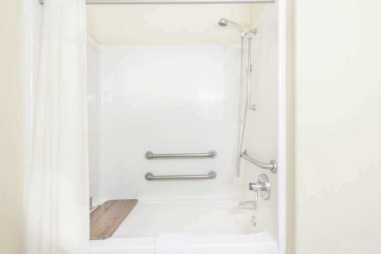 Bathroom 5, Days Inn & Suites by Wyndham Lordsburg, Hidalgo
