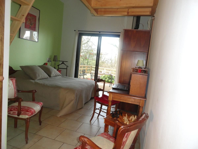 Bedroom 2, Le Grand Noyer, Ain