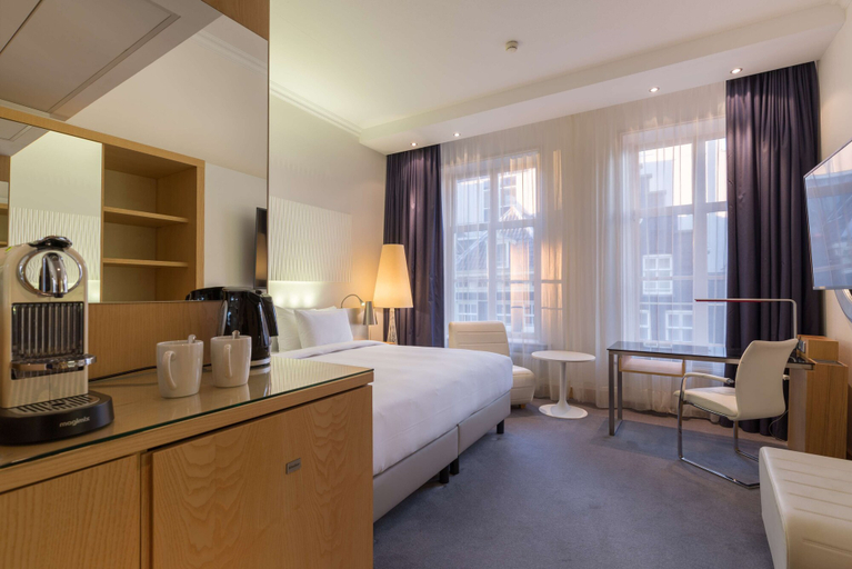 Bedroom 2, Radisson Blu Hotel Amsterdam, Amsterdam
