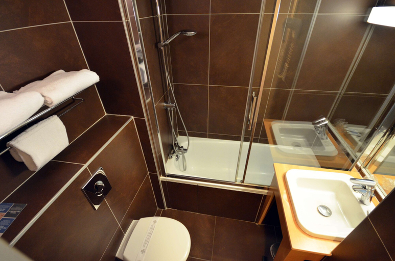 Bathroom 5, Kyriad DIJON EST - Mirande, Côte-d'Or