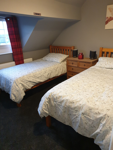 Bedroom 3, Lovely 4 bed House Sleeping 8 Near Ashbourne, Derbyshire