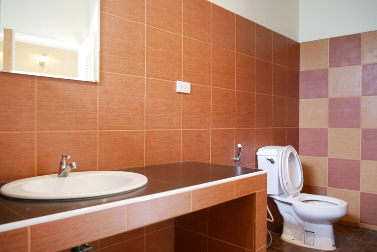Bathroom 3, Aiyara Garden Resort, Muang Chanthaburi