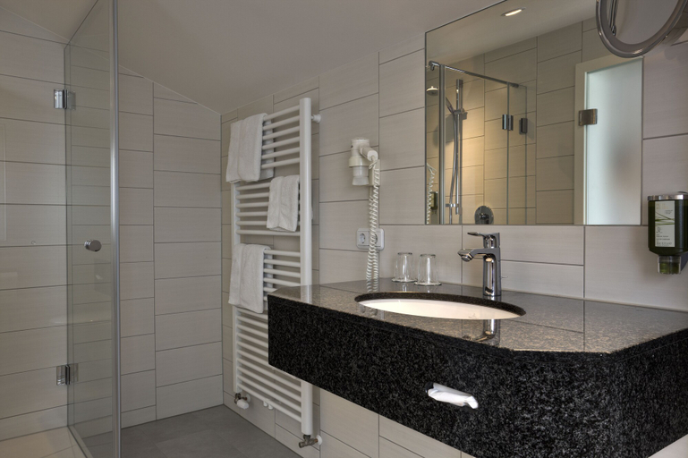Bathroom 5, Hotel Gemma, Bregenz
