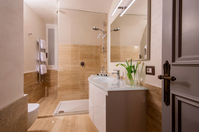 Bathroom 4, Palazzo De Cupis, Rome