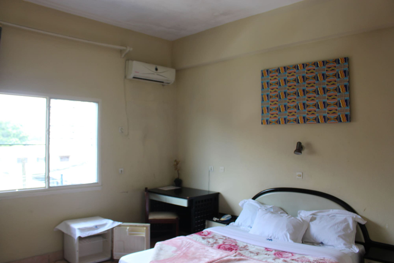 Bedroom 2, Hotel Beausejour Mirabel, Wouri