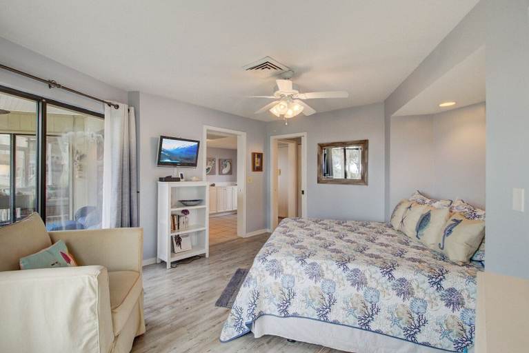 Bedroom 3, 103 D Port O Call by Avantstay Close to Beach Community Pool, Charleston