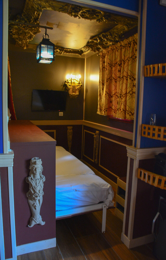 Bedroom 5, Hotel Pirates World, Hérault