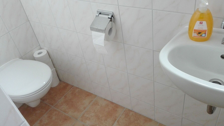 Bathroom, Haus Florian, Erzgebirgskreis