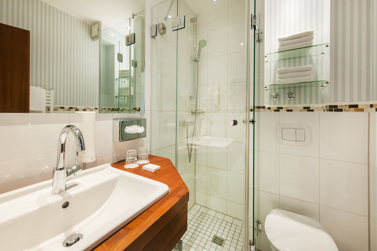 Bathroom 5, Hotel Birke, Ringhotel Kiel, Kiel