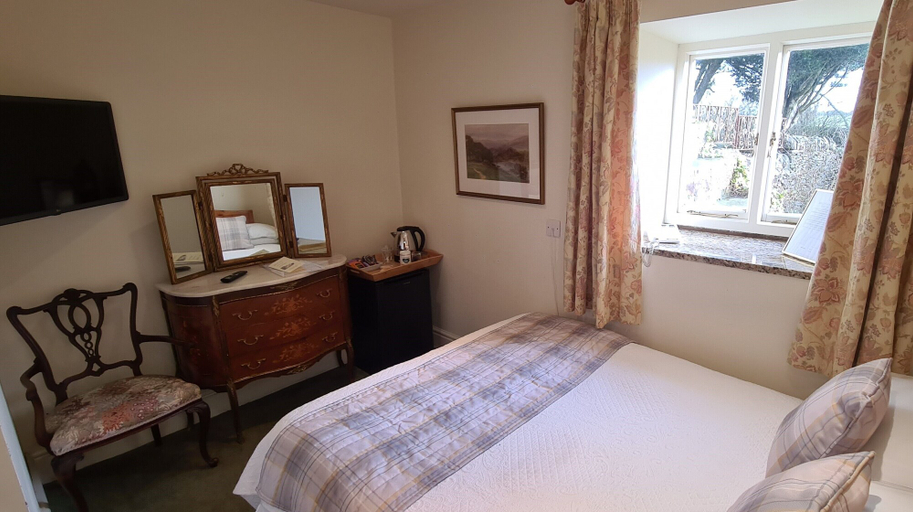 Bedroom 3, Biggin Hall Hotel, Derbyshire