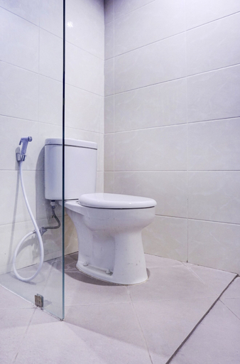 Bathroom 4, OYO 1805 Fatmawati Mansion Syariah, Jakarta Selatan