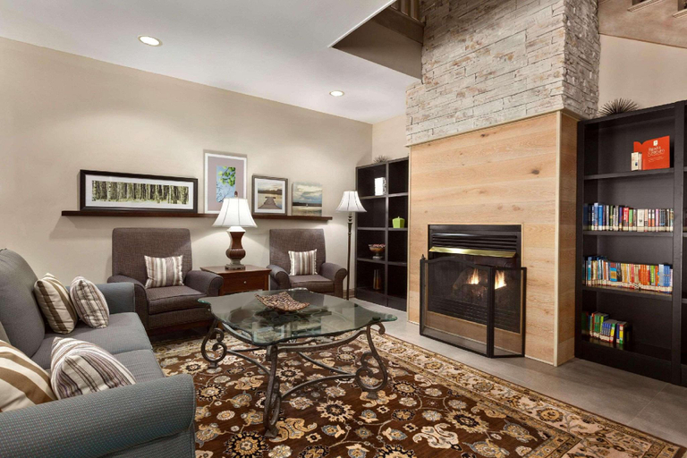 Public Area 2, Country Inn & Suites by Radisson, Dalton, GA, Whitfield