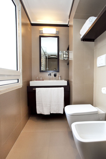 Bathroom 3, Les Fleurs Luxury House, Rome