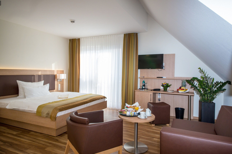 Bedroom 4, Hotel & Restaurant Goldener Pflug, Ludwigsburg
