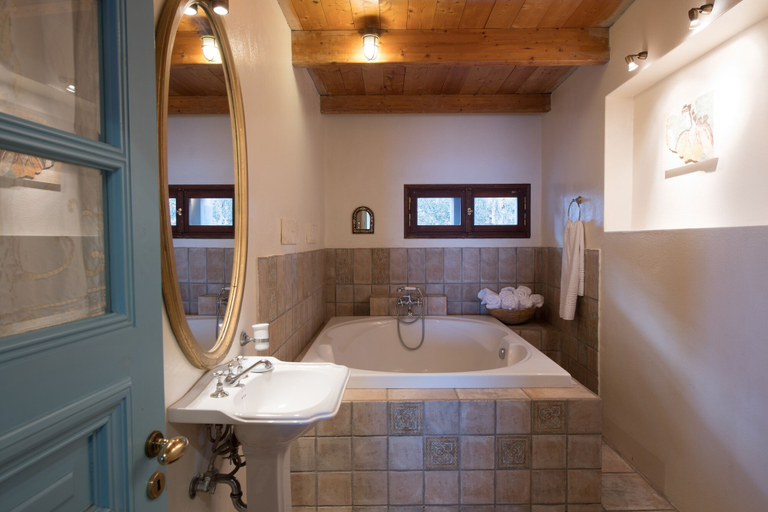 Bathroom, Mirabello Art Suites, Crete