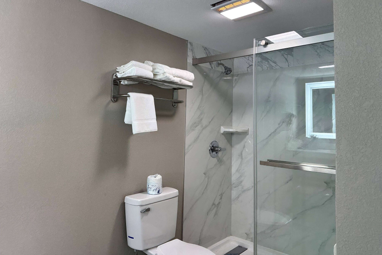 Bathroom 3, Ramada by Wyndham Cocoa, Brevard