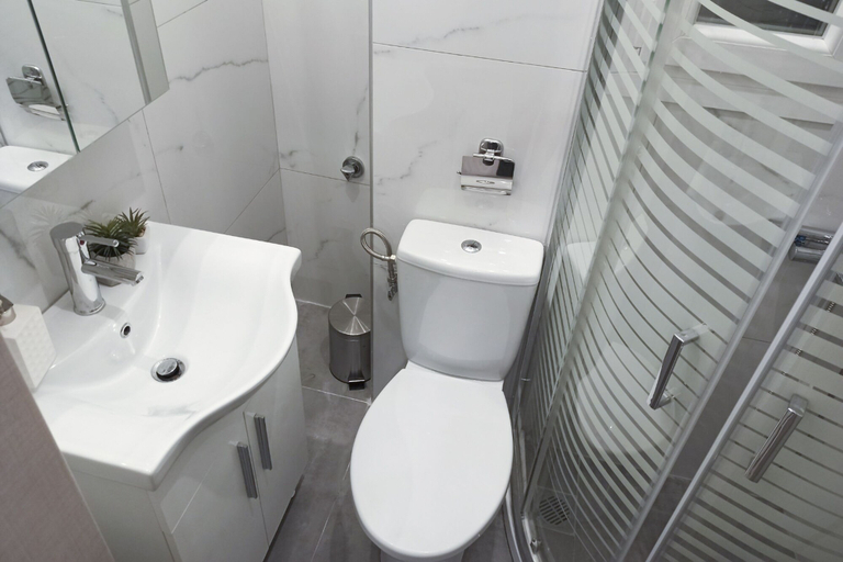 Bathroom, InCity El Chic - Deluxe Flat, Central Macedonia