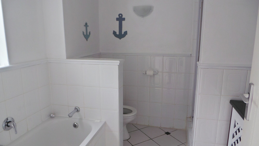 Bathroom 4, The Chapman Hotel & Conference Centre, Nelson Mandela Bay