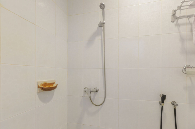 Bathroom 3, Hotel O Idola Residence, Jakarta Barat