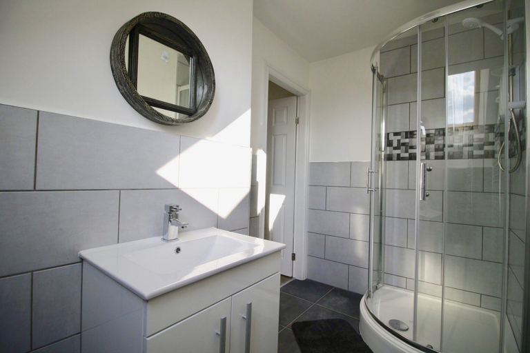 Bathroom 3, StayHere 7, Leeds