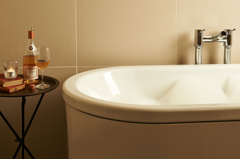 Bathroom 4, The Bull and The Hide, London
