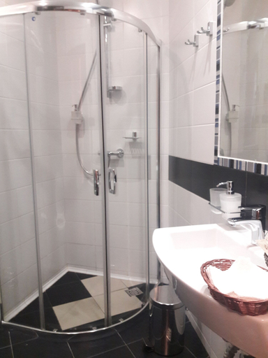 Bathroom 4, Big Marine, Sankt-Peterburg gorsovet