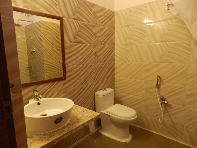 Bathroom 4, Park Hotel and Resort, Bangalore