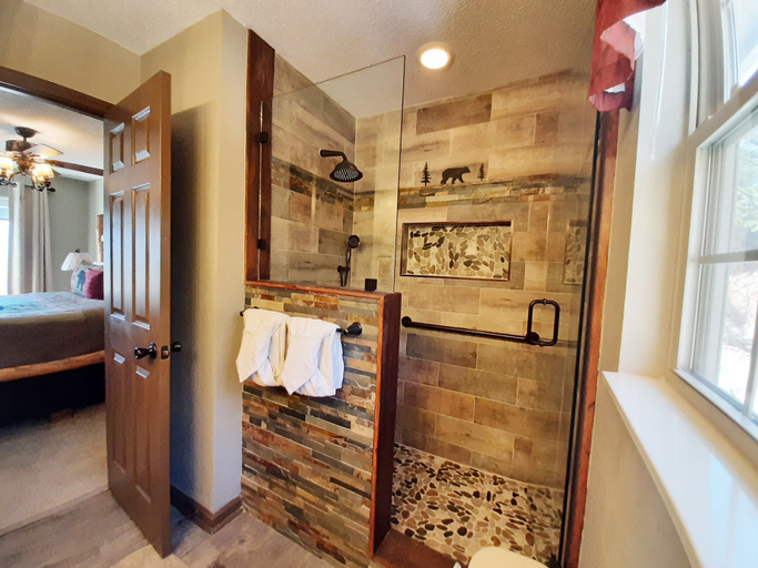 Bathroom 4, Tree Tops by HoneyBear Cabins, Sevier