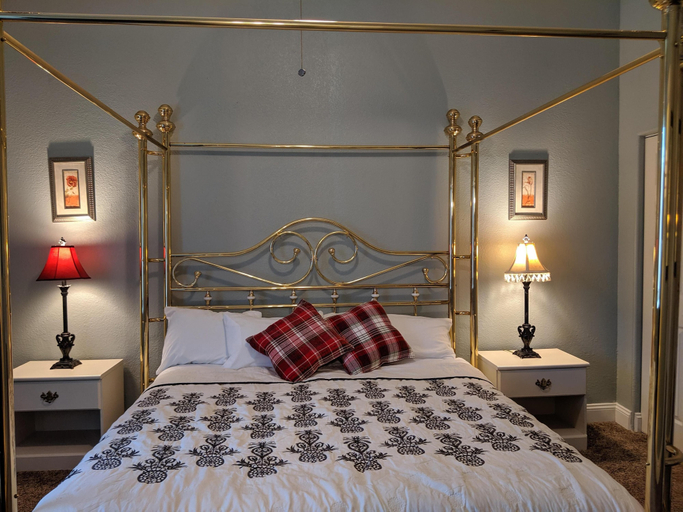 Bedroom 1, Broadway Loft, Greene