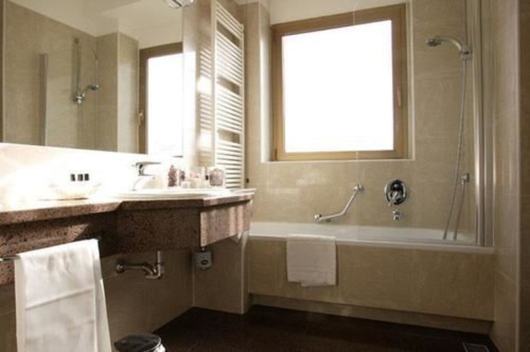 Bathroom 5, Best Western Hotel Madison, Milano