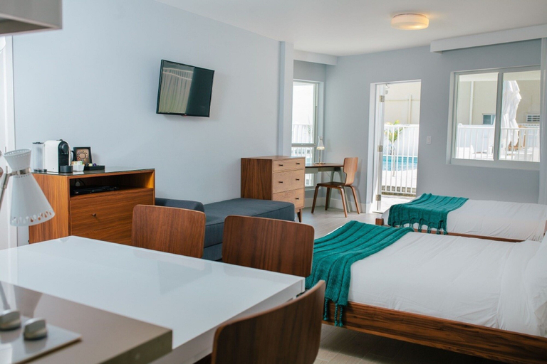 Bedroom 3, Tides Inn Hotel, Broward