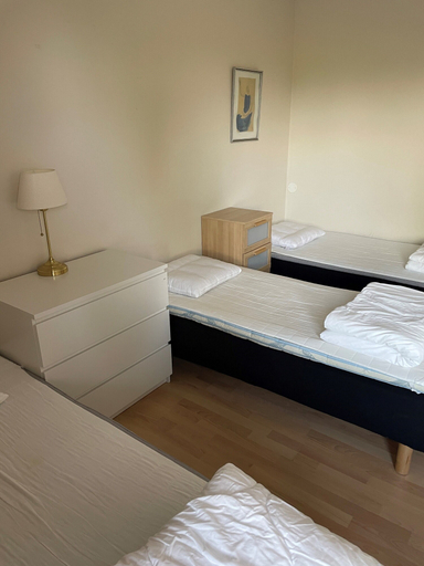 Bedroom 2, Björkbackens Vandrarhem i Vimmerby - Hostel, Vimmerby