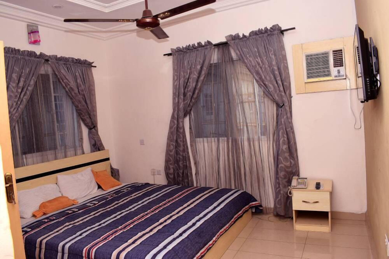 Bedroom 2, Buggatti Hotel and Suites, Port Harcourt