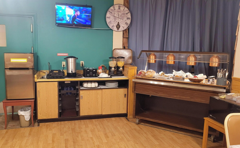 Food & Drinks 4, Boyle Motor Inn, Division No. 13