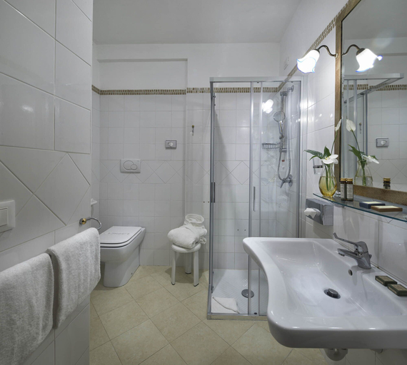 Bathroom 4, Hotel Orsaria, Venezia