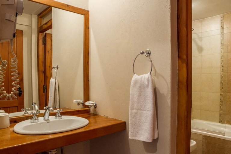 Bathroom 4, Estancia del Carmen, Bariloche