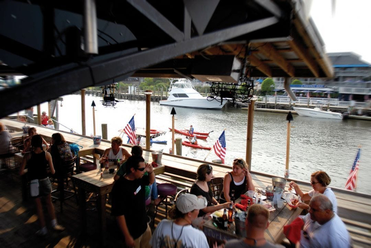 Food & Drinks, 2 A Seagrove by Avantstay Oceanfront, Beach and Community Pool Access, Charleston