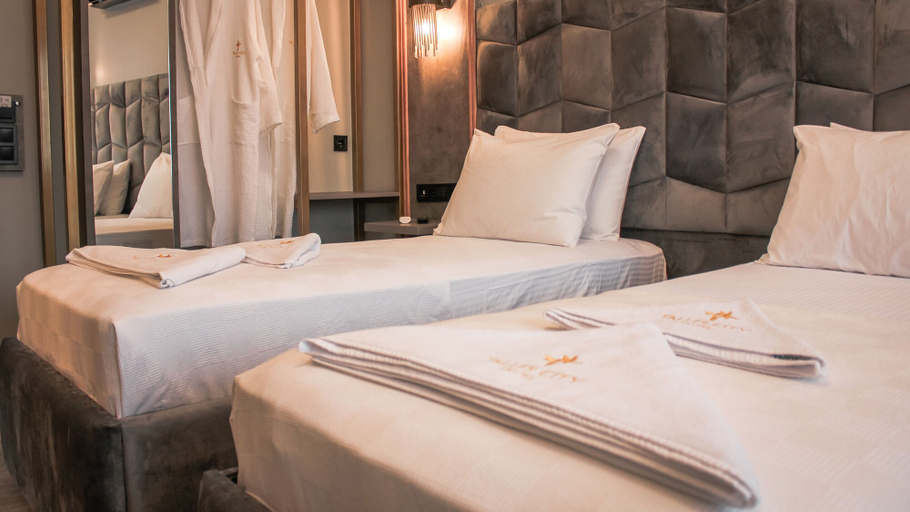Bedroom 4, Talles City Hotel, Konak