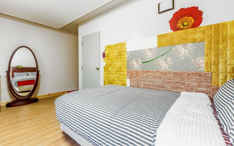 Bedroom 2, Inje Tourist Hotel, Inje