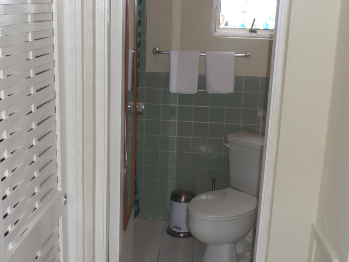 Bathroom, Skyclub Beach Suite at Mobay Club