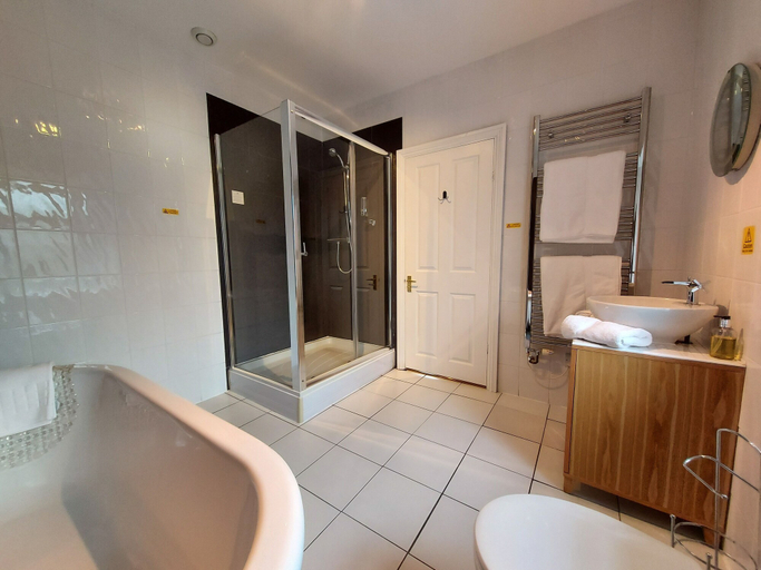 Bathroom 5, Boscastle House, Cornwall