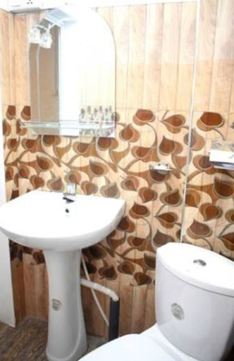 Bathroom 3, Reliance Resort, N. Palatha Central