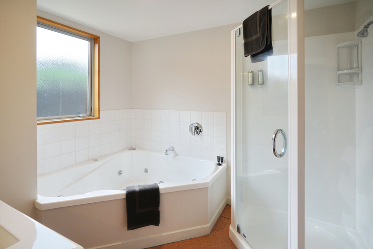 Bathroom 3, 306 Motel Apartments, Christchurch