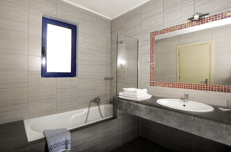 Bathroom 5, Ekaterini Hotel, South Aegean