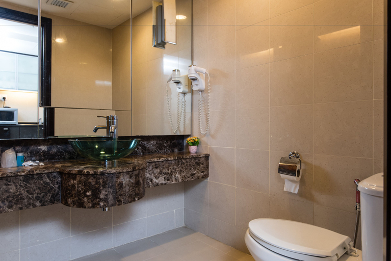 Bathroom 3, New Town Suites at Bandar Sunway, Petaling Jaya