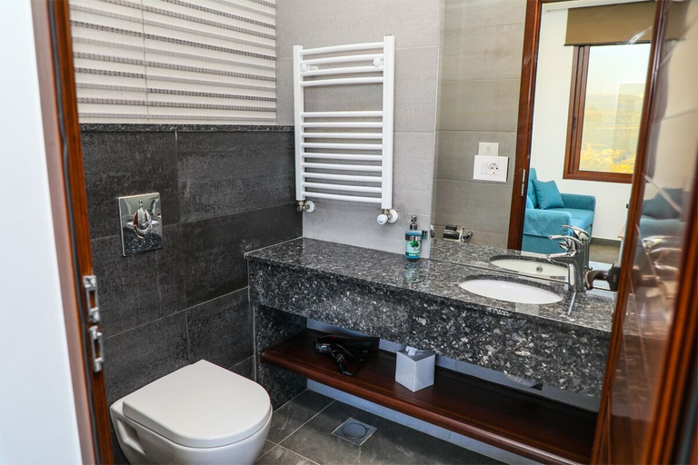 Bathroom, âl sindiana, Chouf