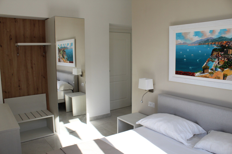 Bedroom 4, Villa Emanuel White, Napoli